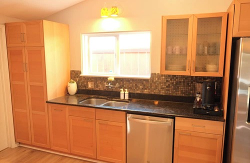 Serra Mesa House | Sage & Sea – Snapdragon Stadium, Central San Diego, 15 min away from Beach