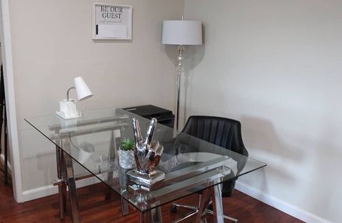 Westlake Village Apartment | Traveling professionals love it here!