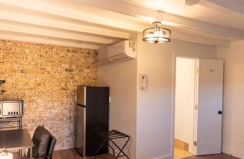 Prescott Hotel | Nostalgic Motel Vibes *Cozy Rooms * WIFI *Room 2