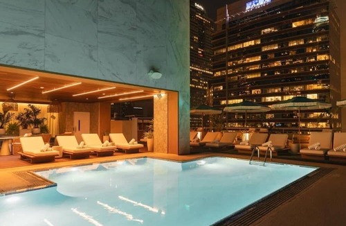 Financial District Hotel | Your Home Away from Home! Dog-friendly Property!