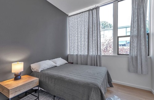 Cathedral Hill Condo | Stylish 3-BR Condo near Japantown + Garage Parking