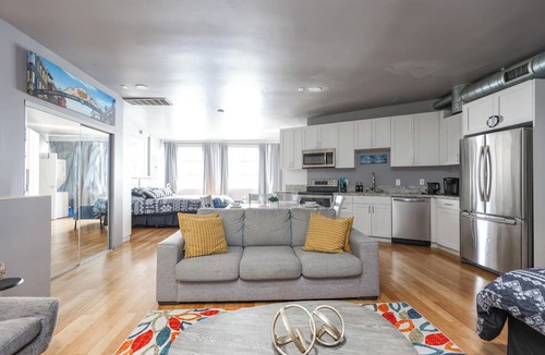 Cortez Hill Apartment | Spacious Loft near Gaslamp/Little Italy in Downtown San Diego