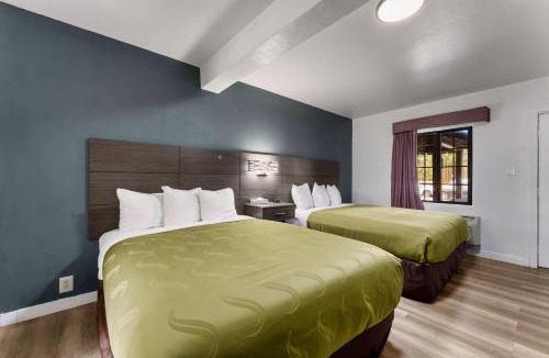 South Lake Tahoe Hotel | Econo Lodge Inn & Suites Heavenly Village Area