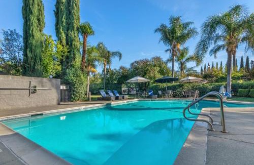 Davis Hotel | University Park Inn & Suites, an Ascend Collection Hotel