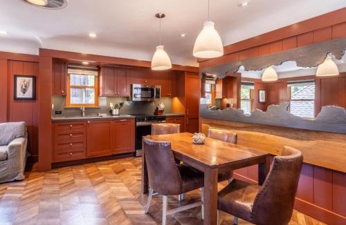Homewood House | Cedar Crest - Robin Cottage 6