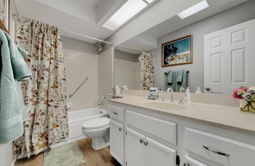 Cottonwood House | Truro Sun Lakes