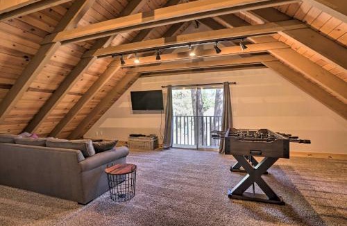 Country Club Estates House | South Lake Tahoe Cabin ~ 7 Mi to Ski Resort!