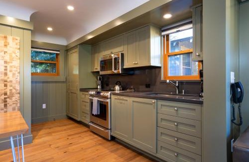 Homewood House | Cedar Crest - Mallard Cottage 5