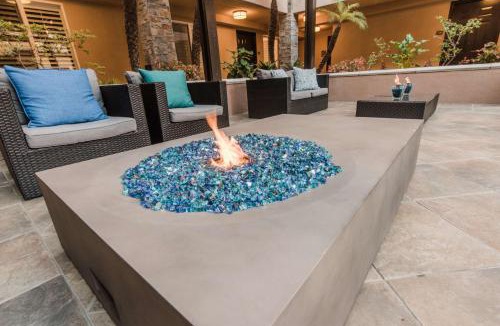 Tree Section Hotel | City Express by Marriott Manhattan Beach