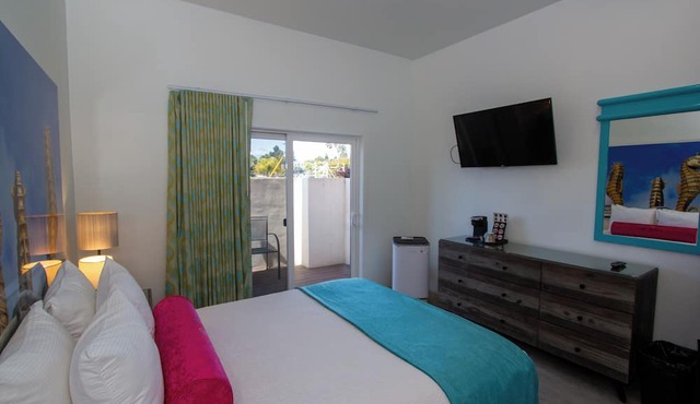 Carousel Beach Inn