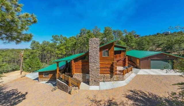 Cabin in the Woods - LOG CABIN