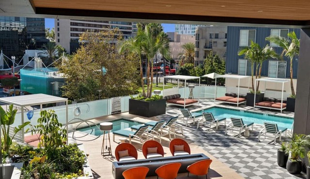LUX Walk Conv Ctr Wi-Fi EV Free Park Crib Pool B