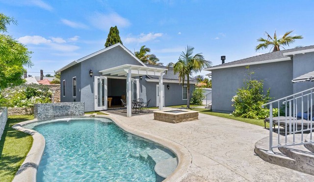 Private Pool, Fire Pit, BBQ, Billards, EV Charger