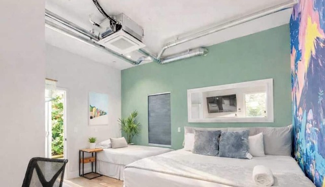 Hawaiian Loft + lookout suite.
