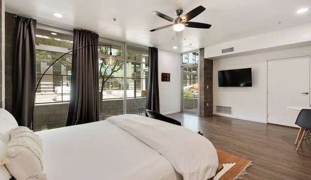 Neptune's Studio Apartment with Pool!