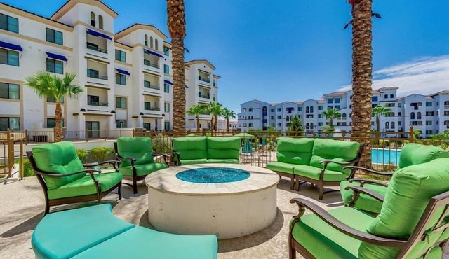 Resort Poolside! Private Patio! Peaceful The Cays Ocotillo with Amenities Galore!