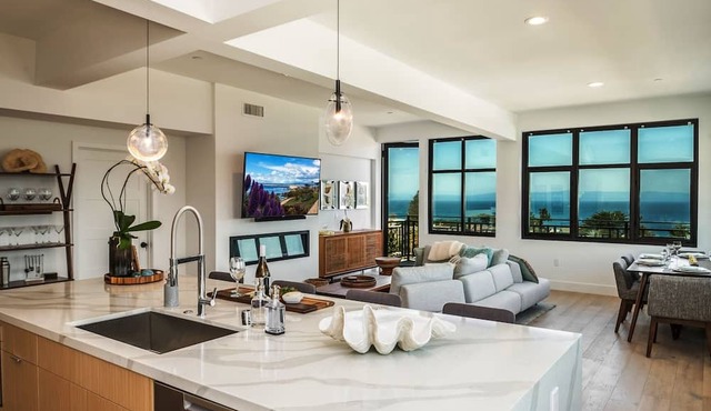 3803 Sweet Thursday ~ Luxury Ocean View Condo