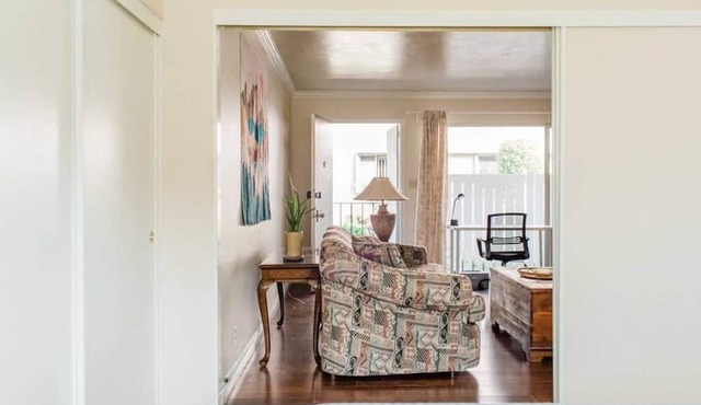 2 BD/Quiet Community/Close to Food + Shopping