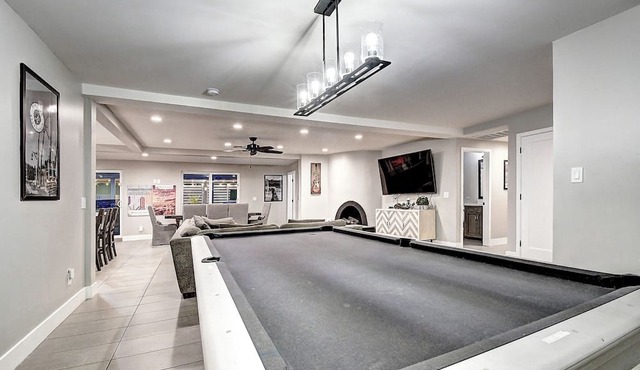 Scottsdalestays: 9BR/6BA Luxury Estate with Pool, Hot Tub & Resort Amenities
