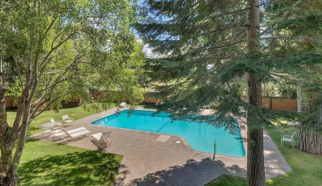 Black Bear Villas Condo in Tahoe City- summer pool and tennis