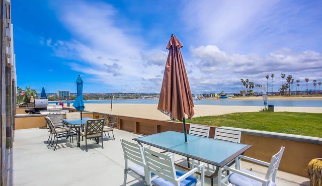 Enjoy the breeze at this beautiful bayfront condo!