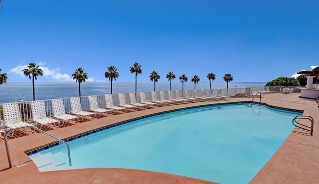 H157: Bright Villa, Sweeping Ocean Views, Golf Cart, WIFI