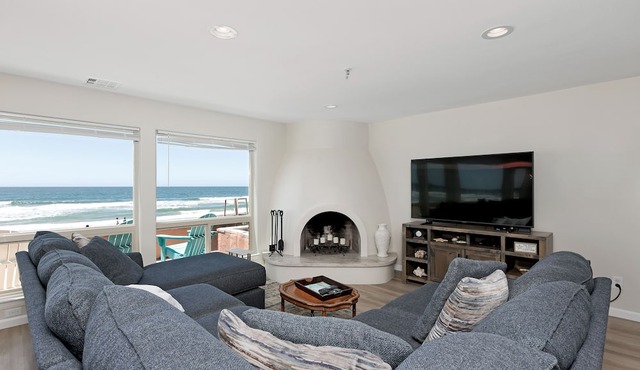 Gorgeous Large Spacious 3 Bedroom Direct Oceanfront