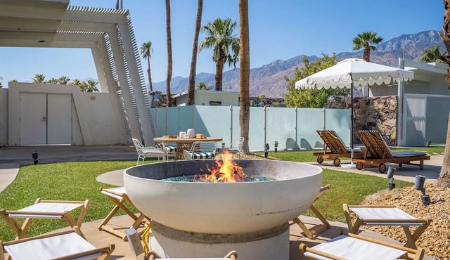 Sleeps 32, 16-Room Hotel w/Pool | Monkey Tree