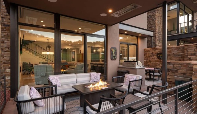 Seven Canyons Exclusive Golf Resort | Pool, Hot Tub, Waterfront