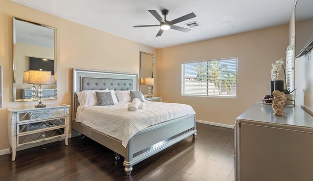 Spacious 4-bedroom house in awesome Phoenix with AC