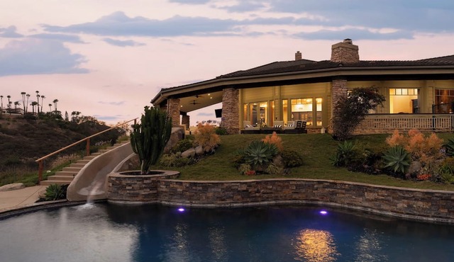 Private Wine Country Resort, Ocean Views & Pool, Game Room, Sauna, Gym, Golf