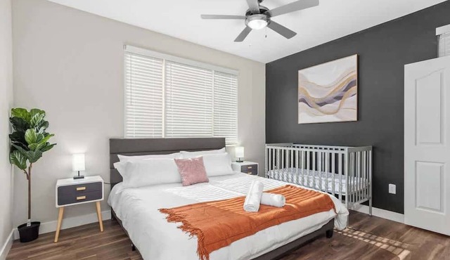 Stylish 2BR Scottsdale, Pet-friendly, Sunrise Peak