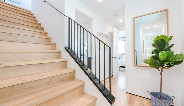 Luxury Three-Level 6BR | AC, Ocean Views & Rooftop Deck w/Private Hot Tub | Steps to the Sand!