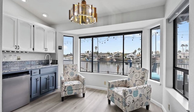 5 Star Rated Waterfront Oasis - Private boat dock