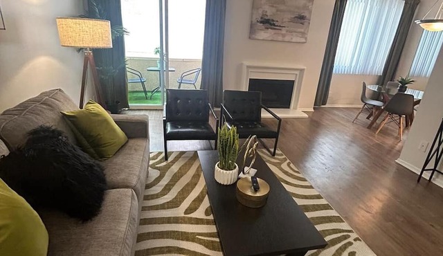 1 BR Oasis Beverly Hills, Parking, Pool, & Fitness