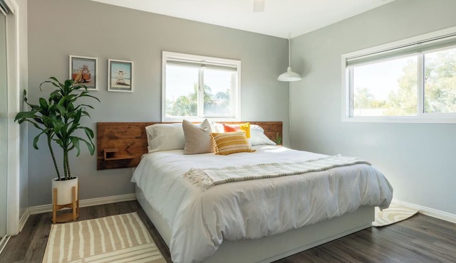 A 2bed 2bath modern coastal vibe made for your perfect Southern California stay!