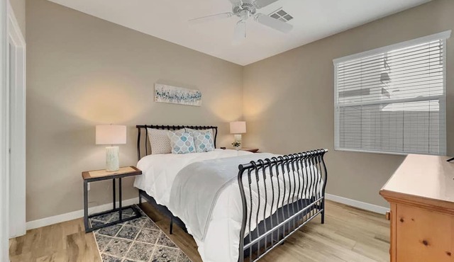 Stay longer, Spend Less, 2 Master Suites! The Cays