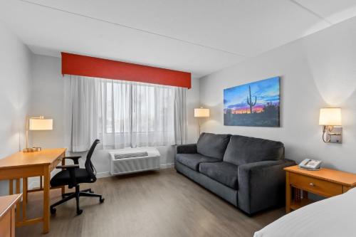 Red Lion Inn & Suites Goodyear Newly Renovated