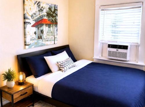 CasaViva Breeze - 2BR with Sunset Views, Firepit & Backyard - Walk to Fun & Eats in North Park & Hillcrest, 5 Min to Gaslamp
