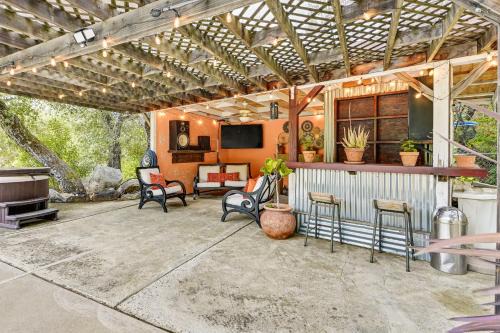 Private Pool + Hot Tub: Pauma Valley Oasis