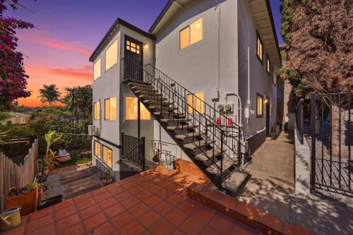 Downtown San Diego Stay with Hot Tub & BBQ