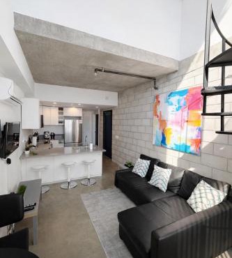 CasaViva Loft - Modern 2BR with Garage Parking, In-Unit Washer Dryer & ADA Access - Walk to Hillcrest, 5 Min to Gaslamp & North Park